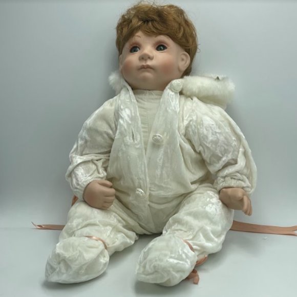 Kay McKee World Gallery Limited Katie Porcelain Collectible Doll Home Display - Picture 4 of 16